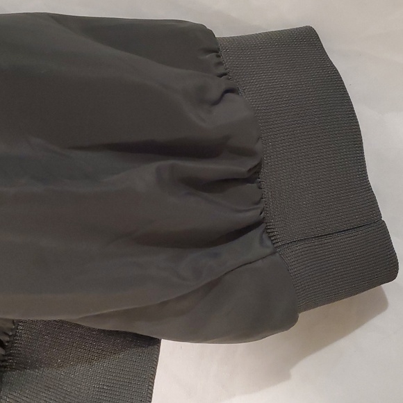 True Classic Bomber Jacket Black Water Resistant Modern Classic Mens 2XL - Picture 6 of 8